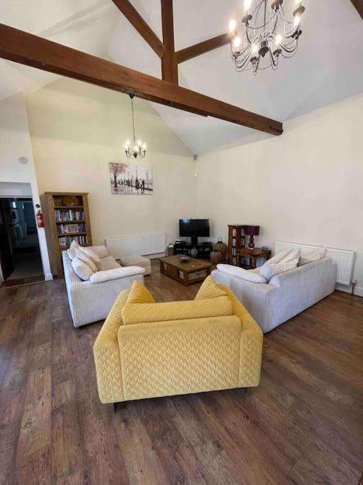 The Old Hay Barn - Games Room, Gym, Sleeps 8 Godmanchester Exterior photo