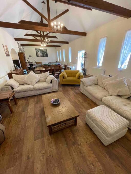 The Old Hay Barn - Games Room, Gym, Sleeps 8 Godmanchester Exterior photo