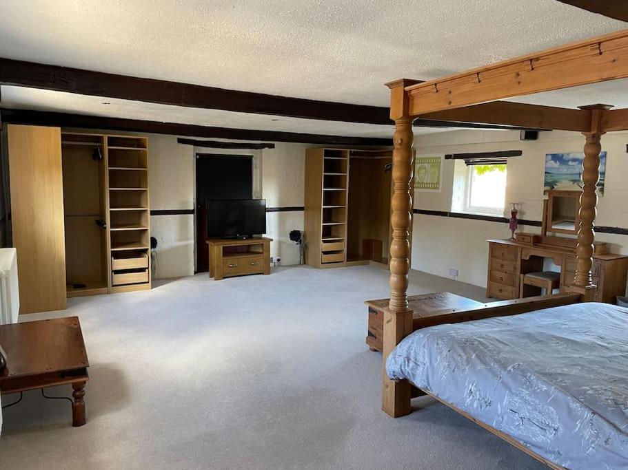 The Old Hay Barn - Games Room, Gym, Sleeps 8 Godmanchester Exterior photo