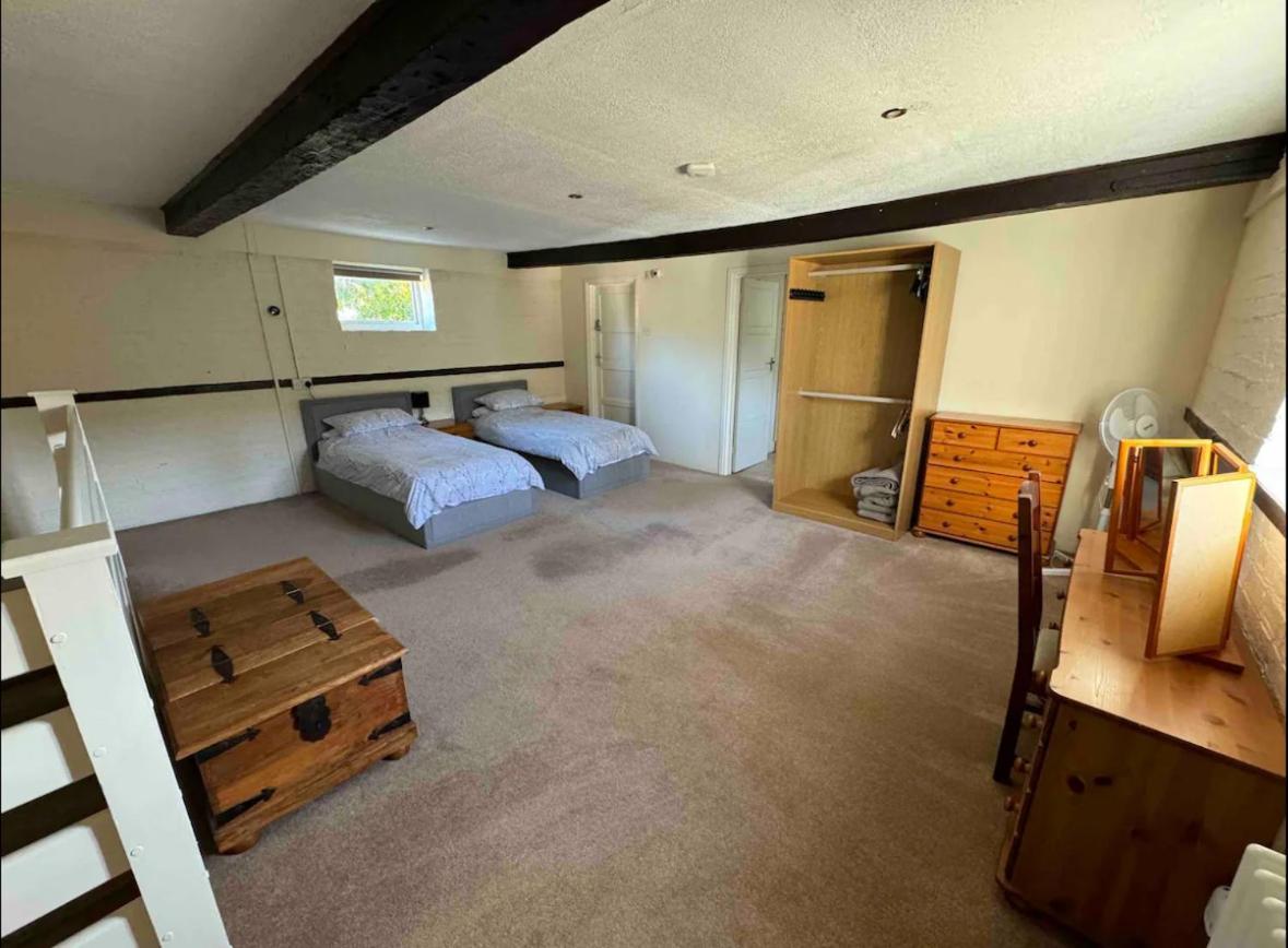 The Old Hay Barn - Games Room, Gym, Sleeps 8 Godmanchester Exterior photo